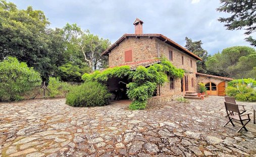 Country House in Suvereto, Tuscany, Italy 1