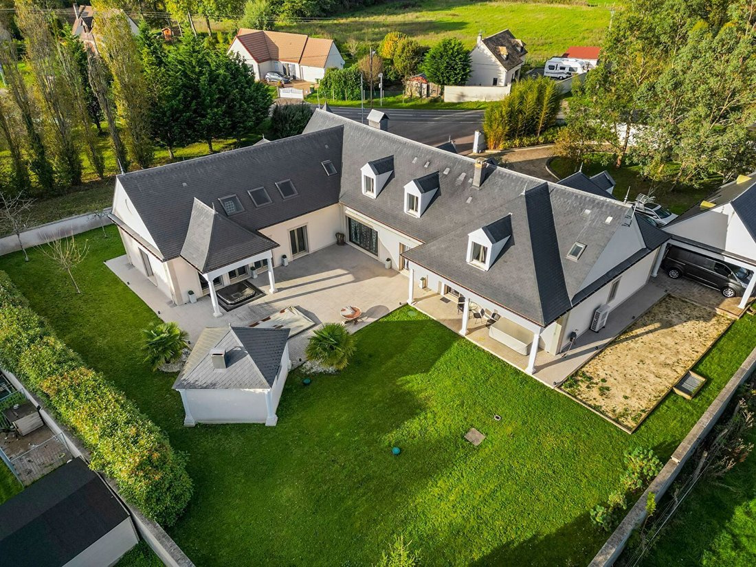 Villa in Breval, Ile-de-France, France 1 - 16066217