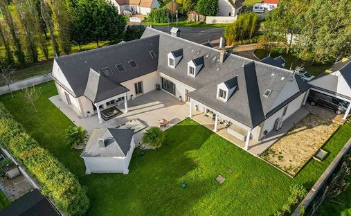 Villa in Breval, Ile-de-France, France 1