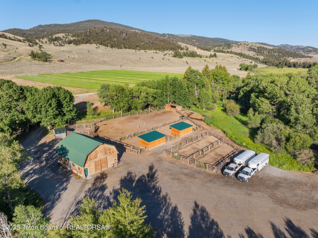 House in Dubois, Wyoming, United States 4 - 17934845