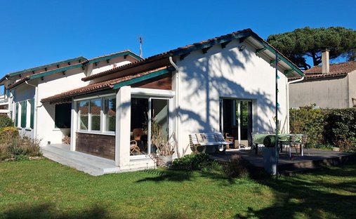 House in Dolus-d'Oleron, Nouvelle-Aquitaine, France 1