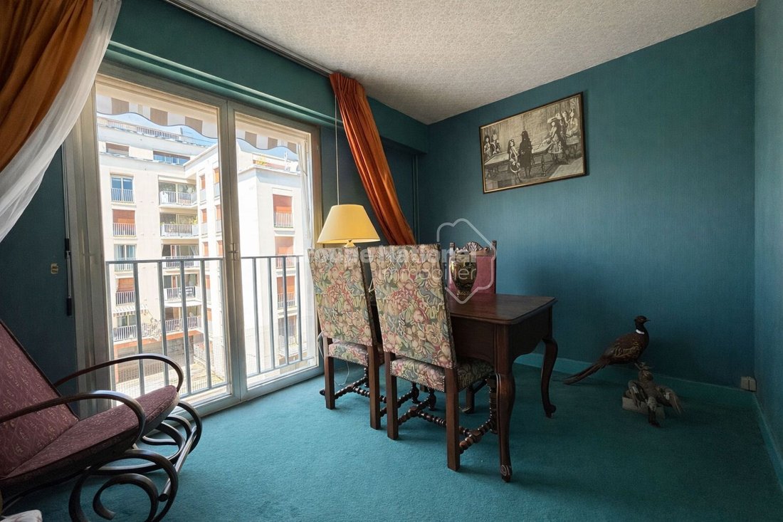 Apartment in Domaine National du Château, Versailles, France 5 - 16073841