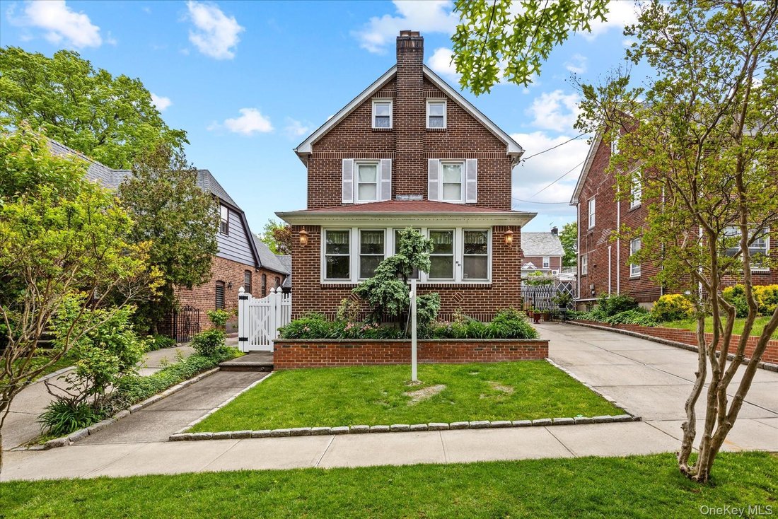 House in New York, New York, United States 1 - 17933612