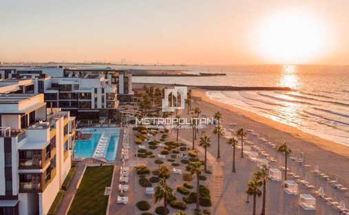 Apartment in Jumeirah, Dubai, United Arab Emirates 1