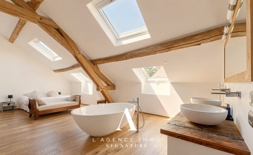 House in Vanzy, Auvergne-Rhône-Alpes, France 1