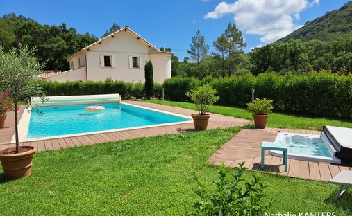 Villa in Vins-sur-Caramy, Provence-Alpes-Côte d'Azur, France 1