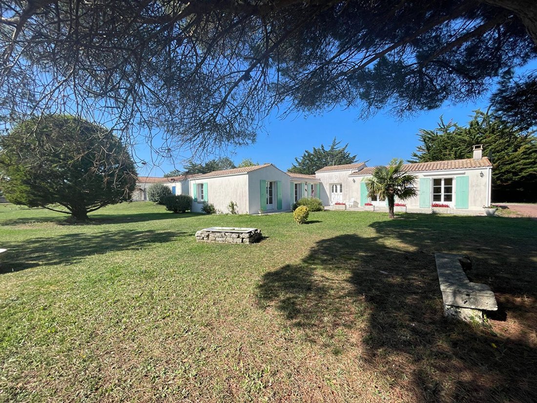 House in Saint-Pierre-d'Oléron, Nouvelle-Aquitaine, France 1 - 16497681