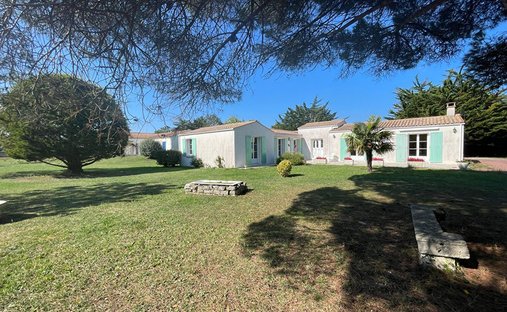 House in Saint-Pierre-d'Oléron, Nouvelle-Aquitaine, France 1