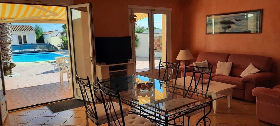 House in Saint-Georges-d'Oleron, Nouvelle-Aquitaine, France 5 - 17397365