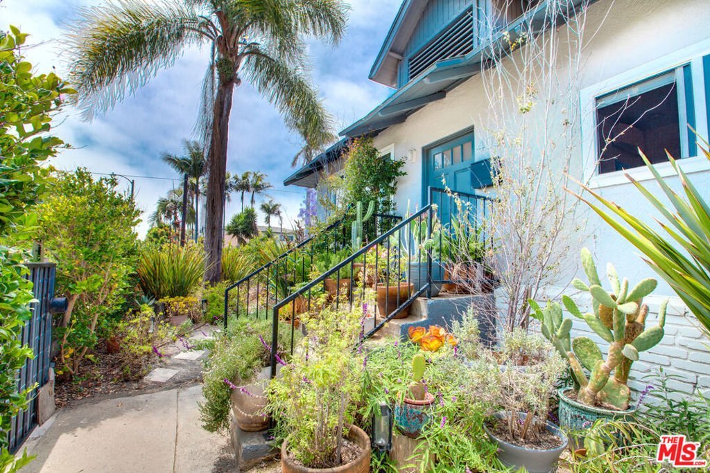 Los Angeles, California, United States 5 - 17938965