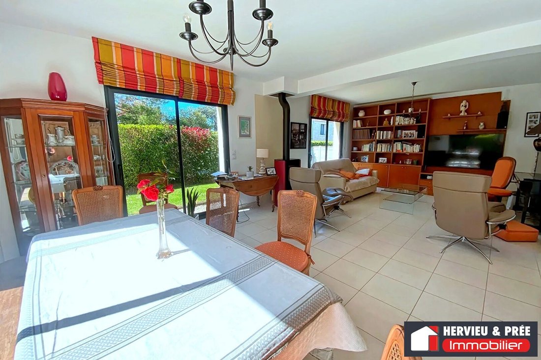 House in Luc-sur-Mer, Normandy, France 2 - 17735342