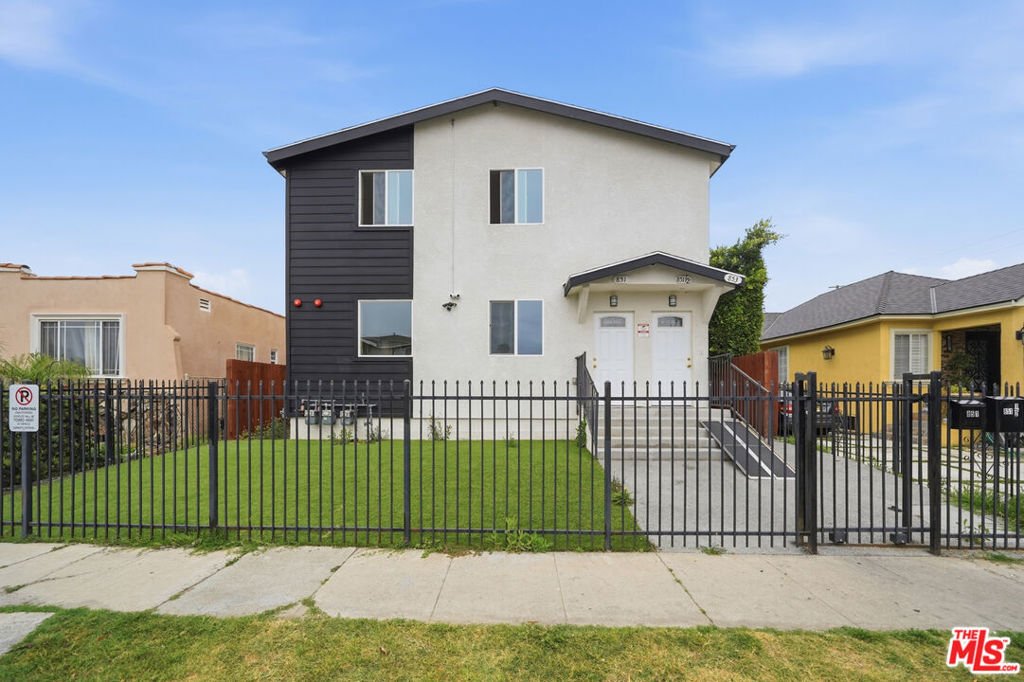Los Angeles, California, United States 2 - 17933792