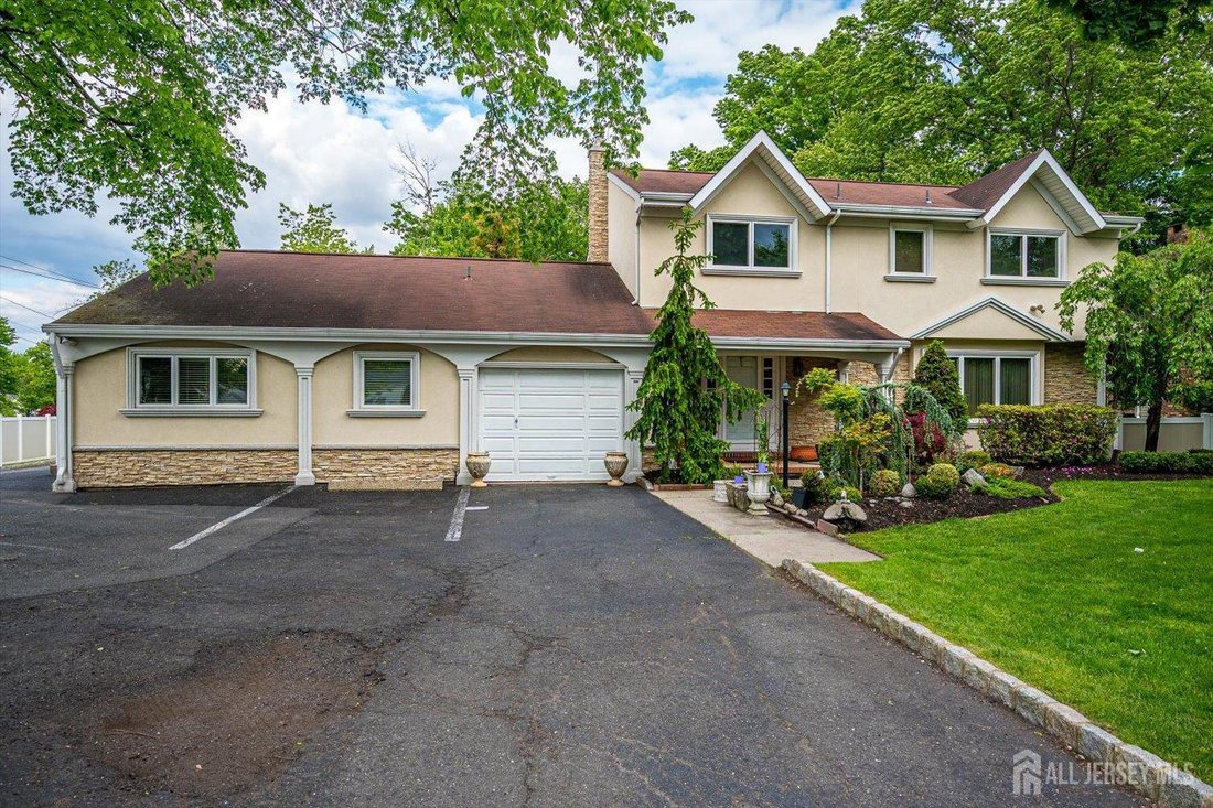 House in Metuchen, New Jersey, United States 1 - 17919000