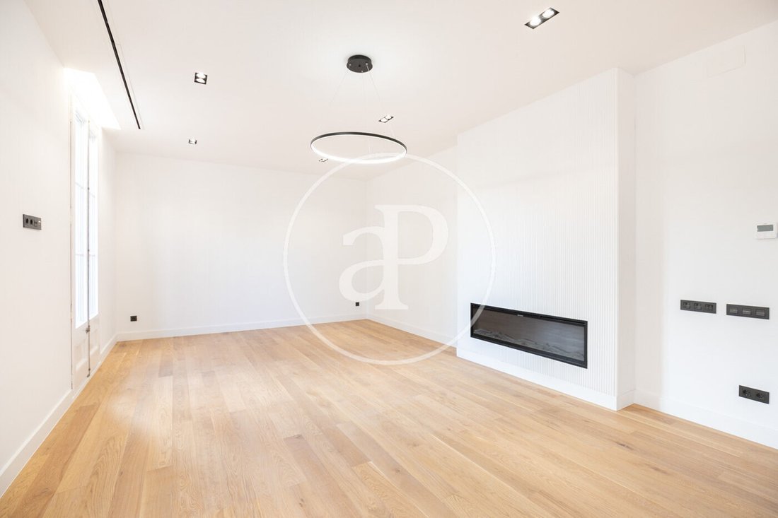 Apartment in Eixample, Barcelona, Spain 3 - 17937643