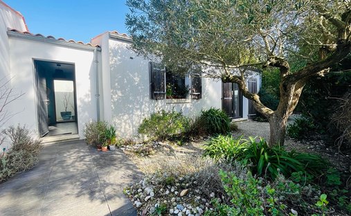 House in Dolus-d'Oleron, Nouvelle-Aquitaine, France 1