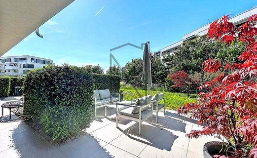House in Saint-Sulpice, Vaud, Switzerland 1