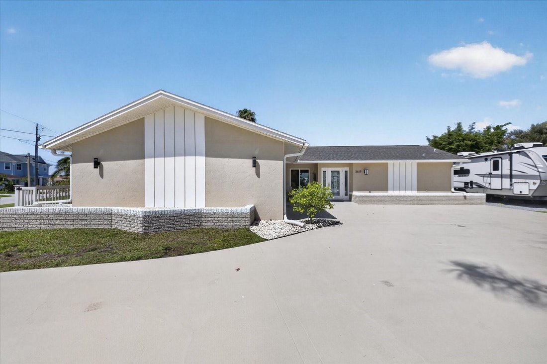 House in New Port Richey, Florida, United States 3 - 17935610