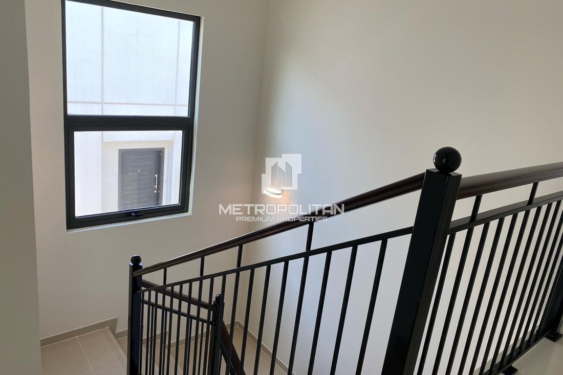 Townhouse in Damac Hills 2, Dubai, United Arab Emirates 5 - 17938171