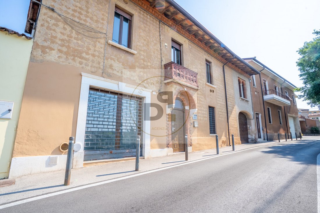Estate in Historic Center, Lonato del Garda, Lombardy 1 - 17935624