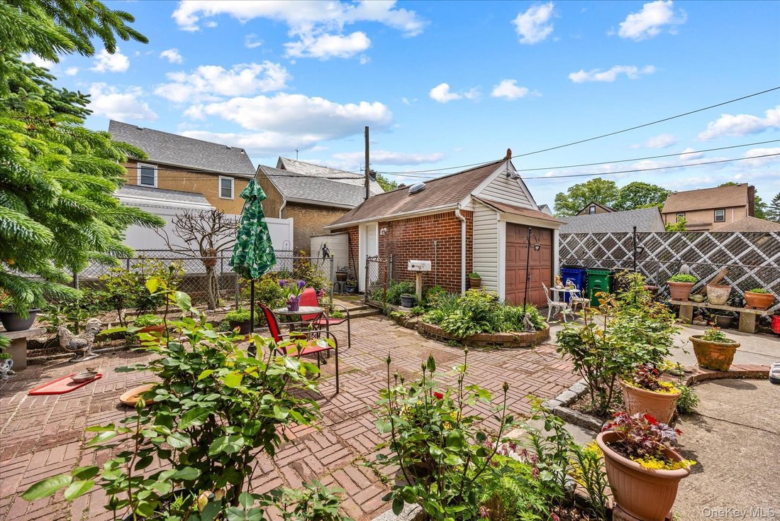 House in New York, New York, United States 5 - 17933612