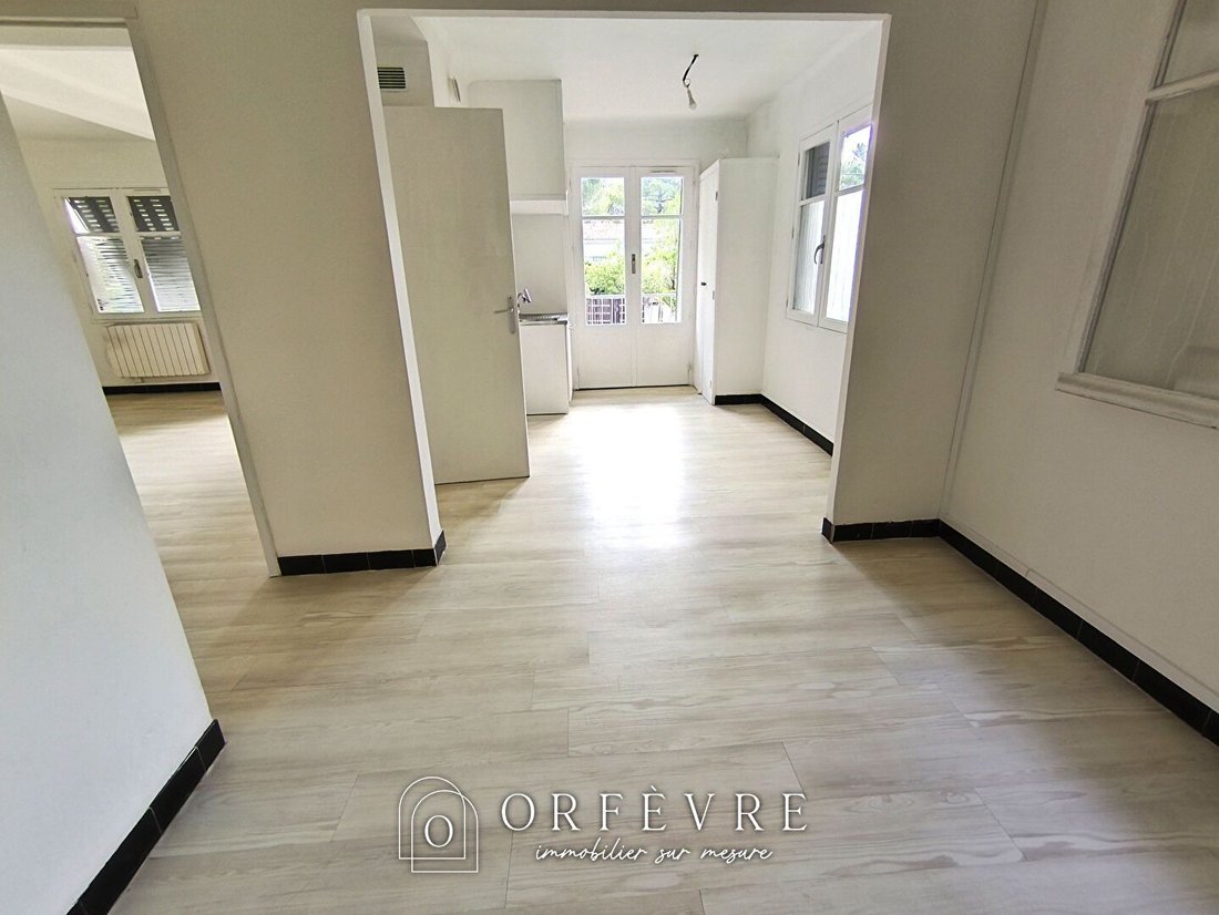 House in Centre Ville, Castries, France 4 - 17888941