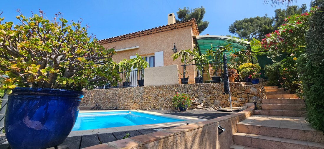 Villa in Notre Dame des Routes, Toulon, France 2 - 17930982