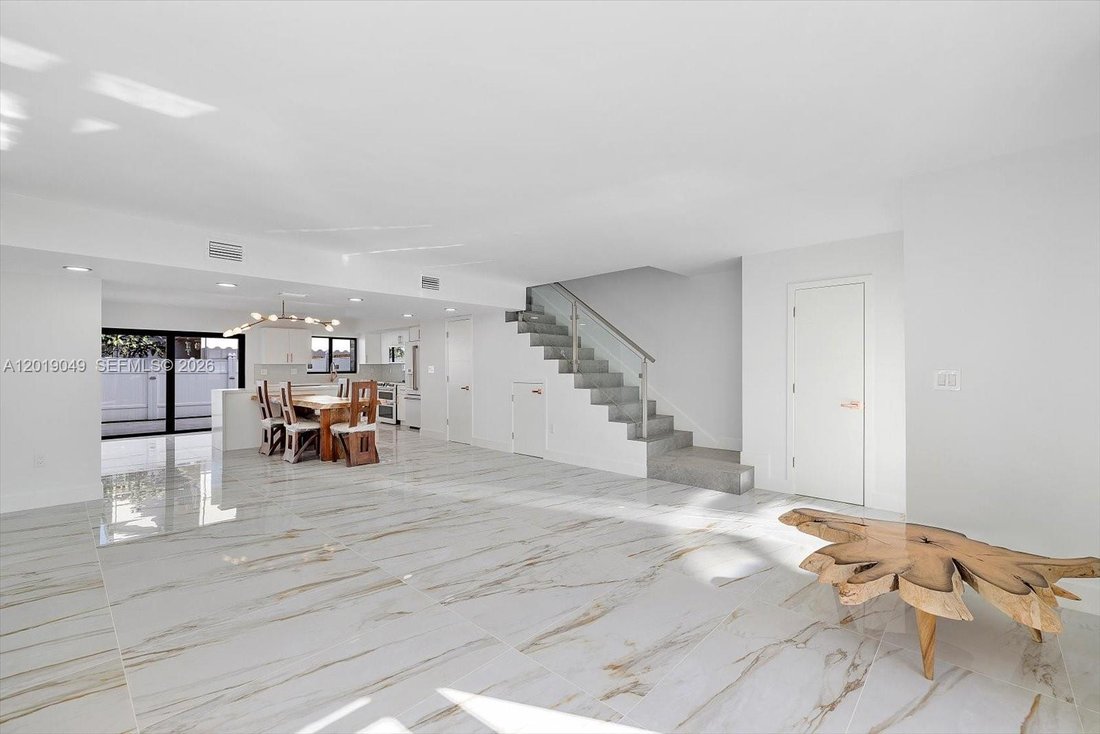House in Golden Beach, Florida, United States 2 - 17930103