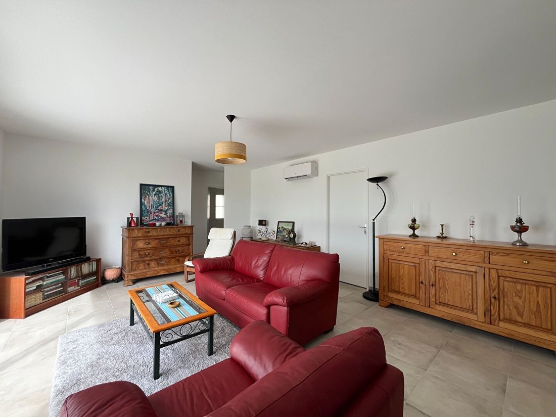 House in Saint-Denis-d'Oleron, Nouvelle-Aquitaine, France 4 - 17537510