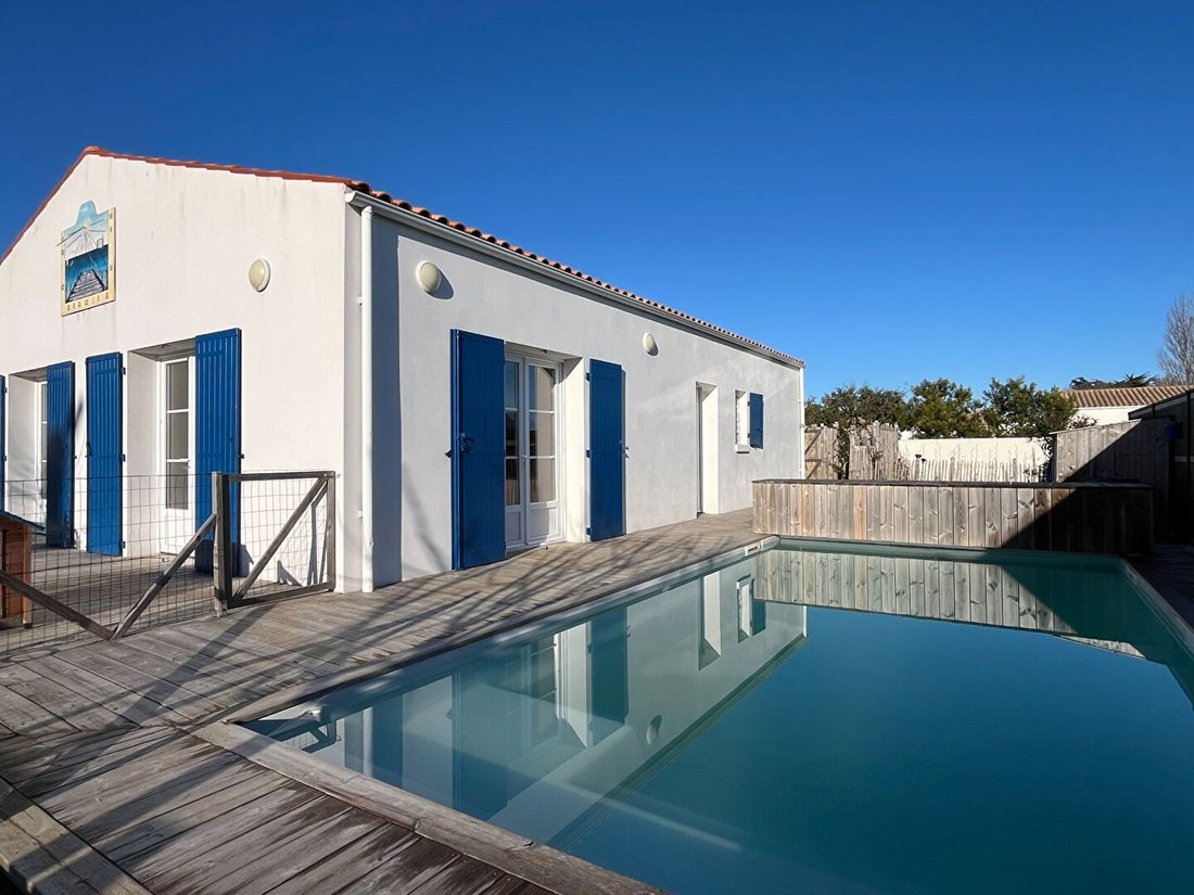 House in Saint-Denis-d'Oleron, Nouvelle-Aquitaine, France 1 - 16902744