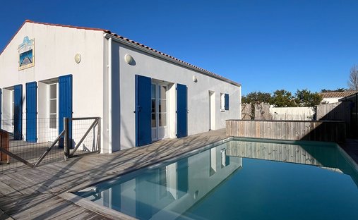 House in Saint-Denis-d'Oleron, Nouvelle-Aquitaine, France 1