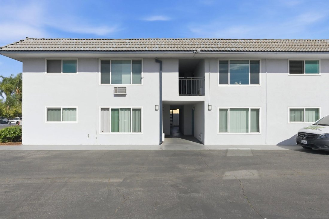 Escondido, California, United States 4 - 17934828