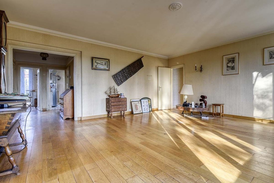 Apartment in Domaine National du Château, Versailles, France 5 - 16073892