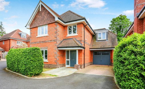 House in Nork, Reigate and Banstead, England 1