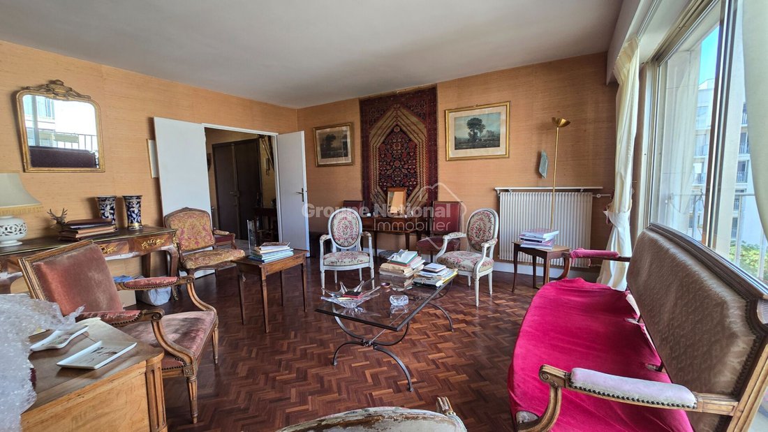 Apartment in Domaine National du Château, Versailles, France 2 - 17697282