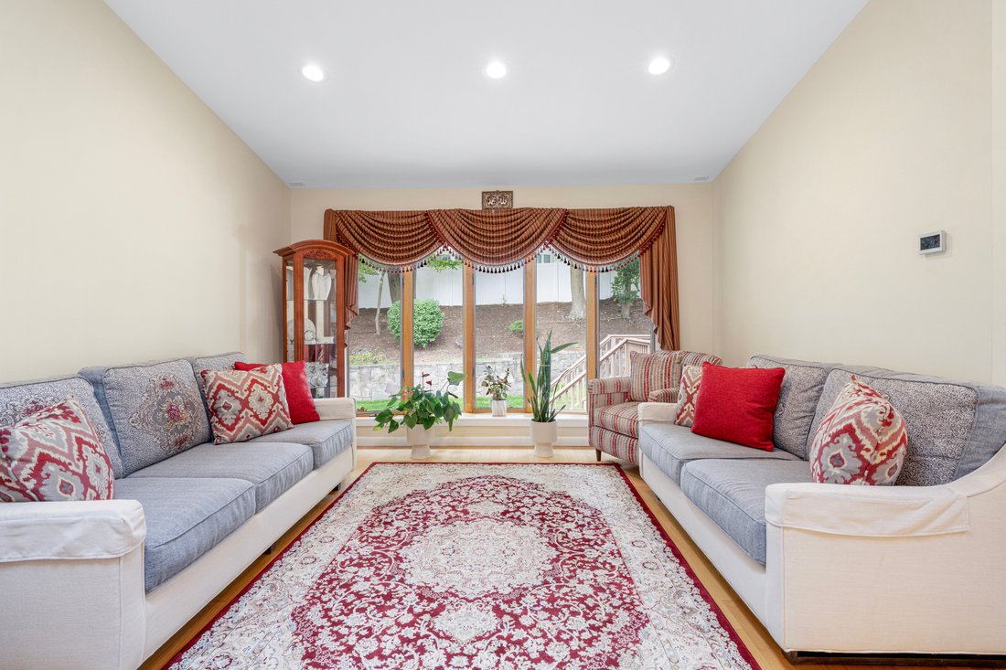 House in White Plains, New York, United States 3 - 17929866