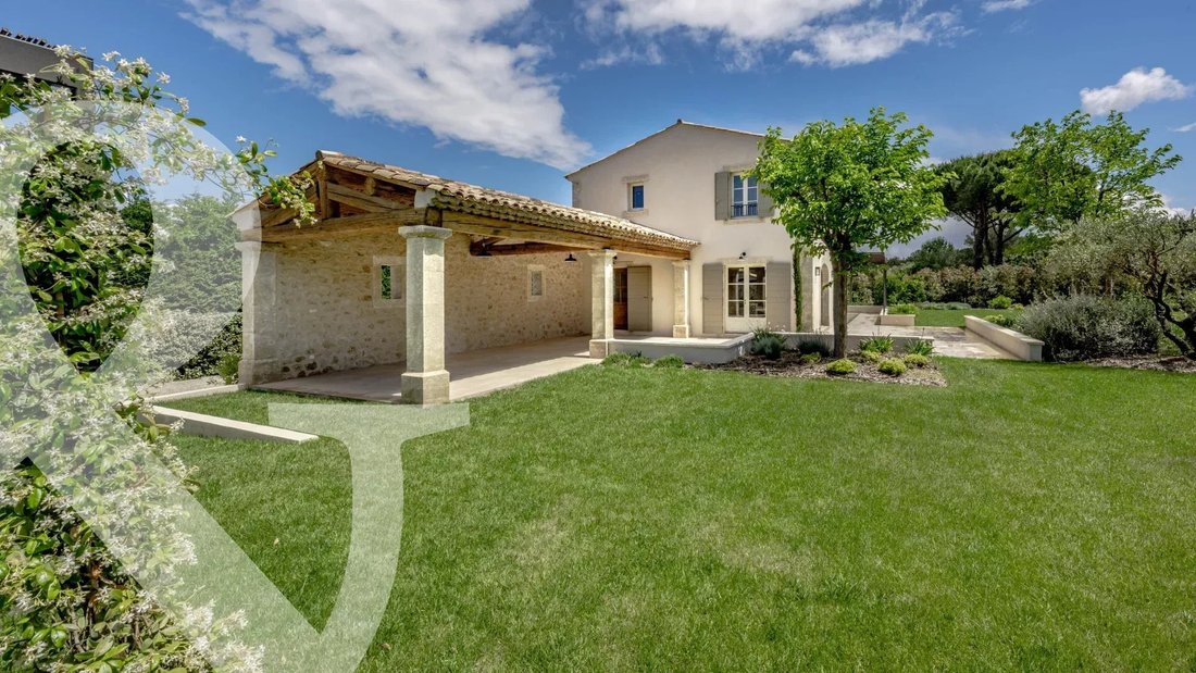 House in Eygalières, Provence-Alpes-Côte d'Azur, France 4 - 17935379