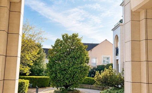 Apartment in Res de la Poste-Res du Bois, Verrières-le-Buisson, France 1