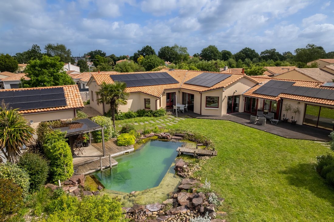 Villa in Sainte-Pazanne, Pays de la Loire, France 1 - 17935257