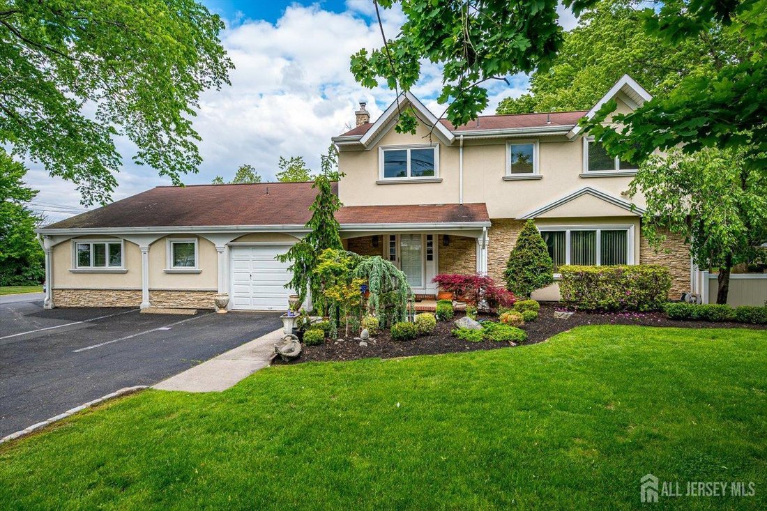 House in Metuchen, New Jersey, United States 2 - 17919000