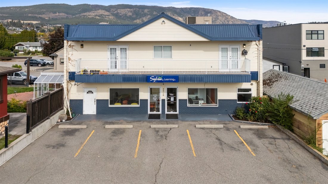 West Kelowna, British Columbia, Canada 1 - 17934809