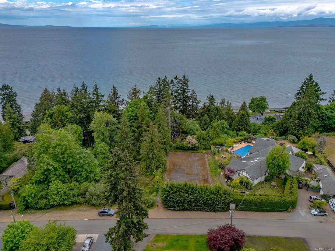 Land in Qualicum Beach, British Columbia, Canada 1 - 17934690