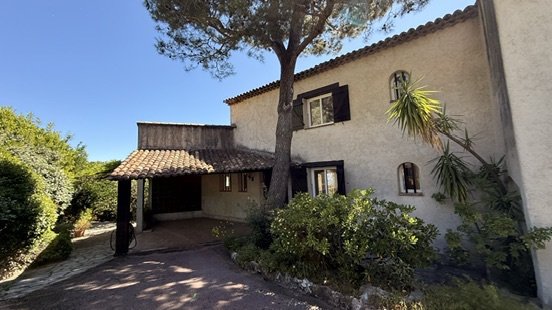Villa in Gattières, Provence-Alpes-Côte d'Azur, France 3 - 17935114
