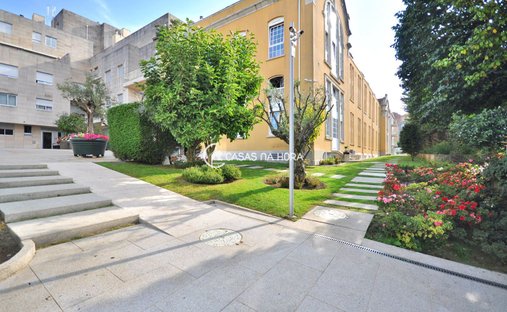 Apartment in Cedofeita, Santo Ildefonso, Se, Miragaia, Sao Nicolau e Vitoria, Porto District, Portugal 1