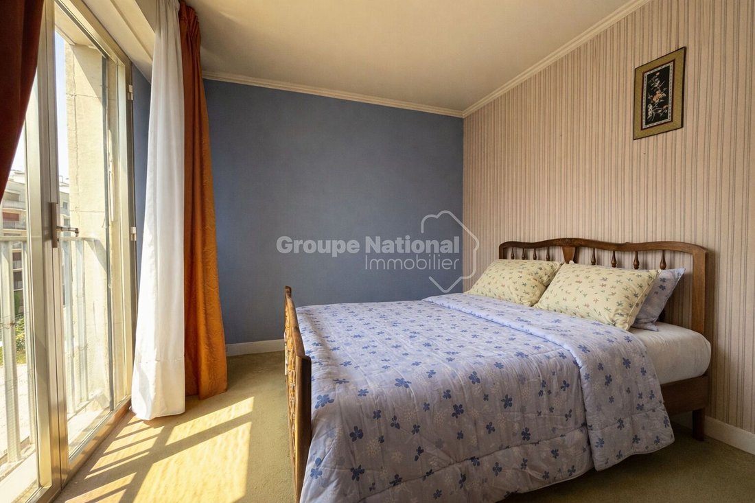 Apartment in Domaine National du Château, Versailles, France 4 - 16073841