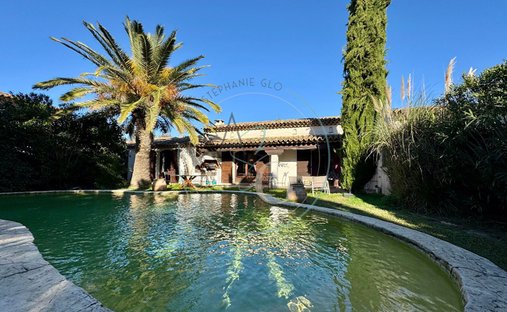 Villa in Grimaud, Provence-Alpes-Côte d'Azur, France 1
