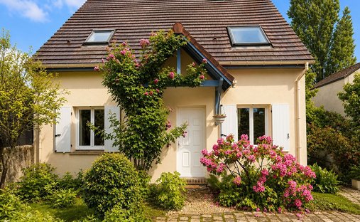 House in Orgeval, Ile-de-France, France 1