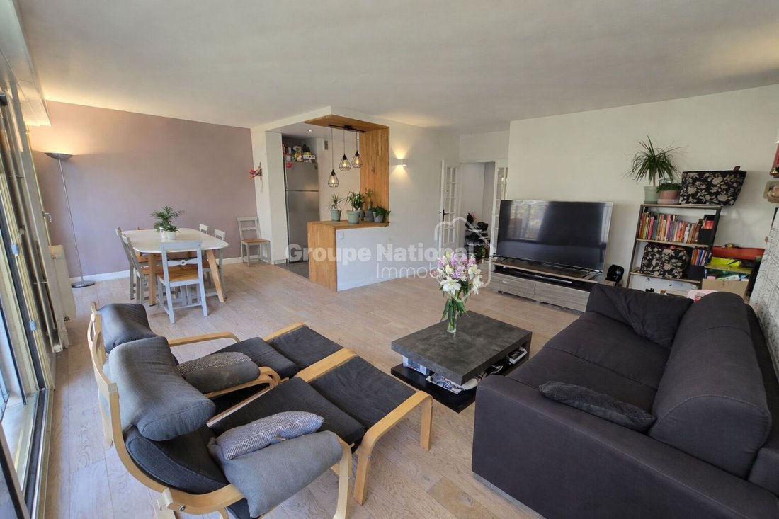 Apartment in Domaine National du Château, Versailles, France 3 - 17360783