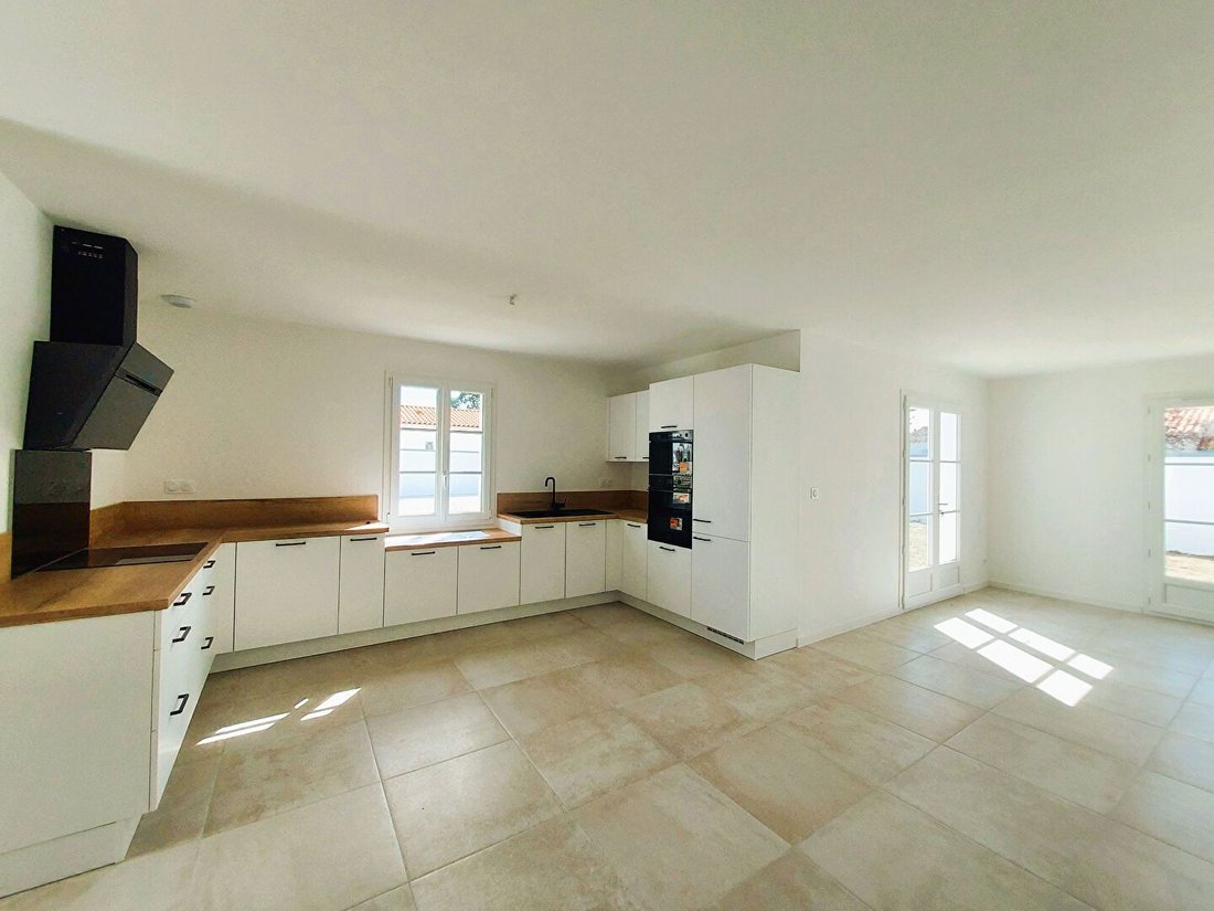 House in Saint-Pierre-d'Oléron, Nouvelle-Aquitaine, France 2 - 17505635