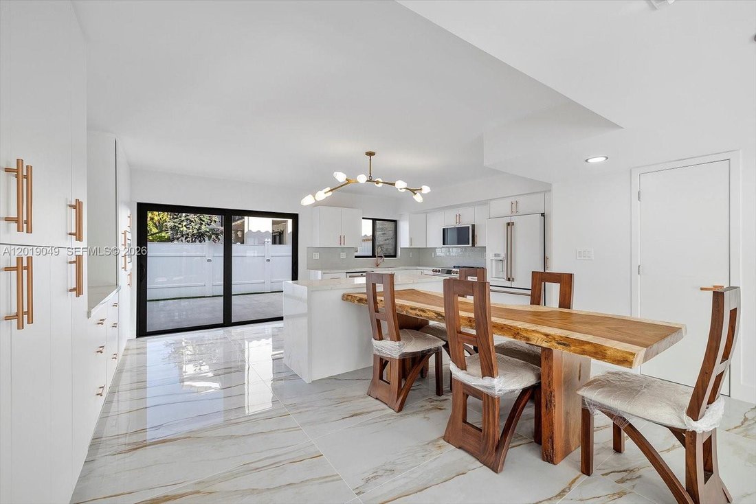 House in Golden Beach, Florida, United States 3 - 17930103