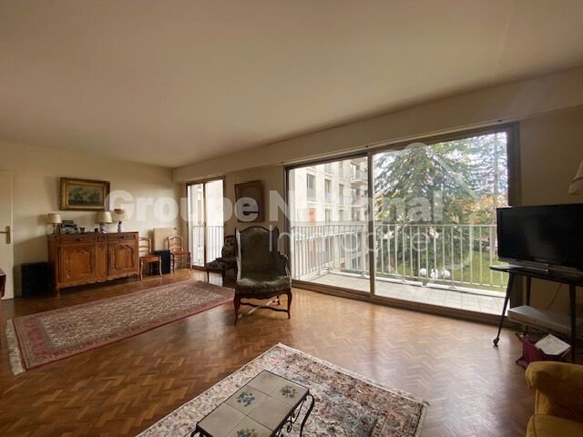 Apartment in Domaine National du Château, Versailles, France 3 - 16074222
